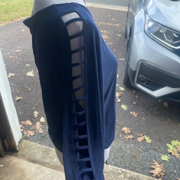 PerSeption Concept Blue Cut Out Sleeve Blouse - Picture 3 of 7